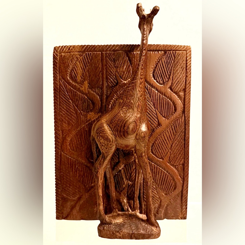 🌍 Vintage Hand Carved African Giraffe Relief Sculpture